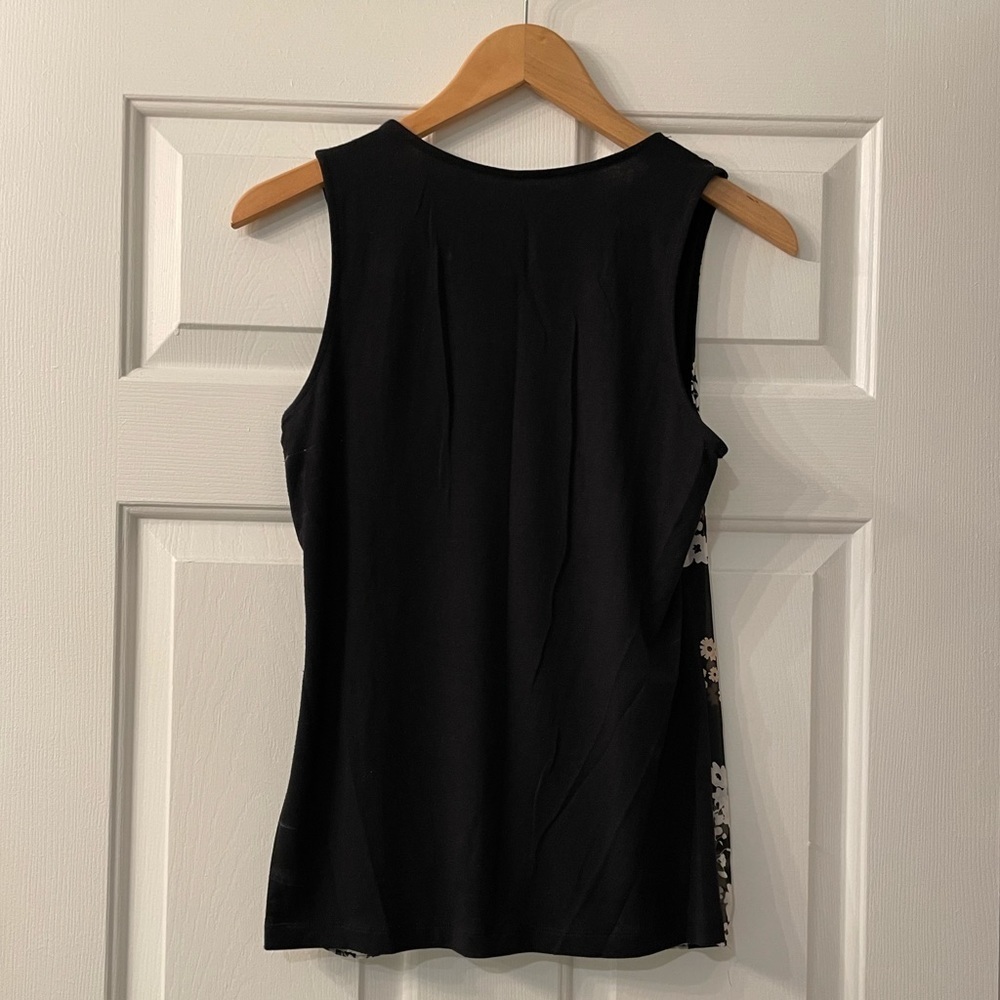 WOMEN’S New York & Co. Sleeveless Top - Picture 2 of 6